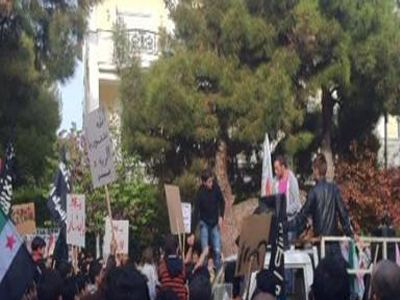 Συγκέντρωση Σύρων στην πλ. Κλαυθμώνος